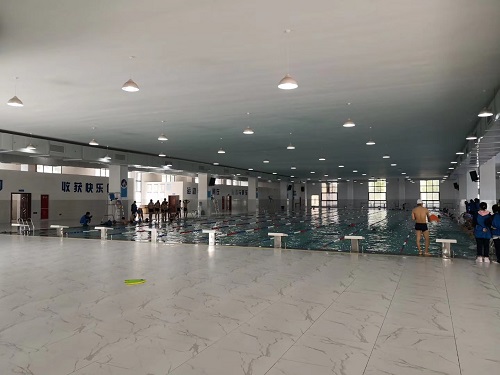 青龍山學校花季传媒APP黄版，同學們都很喜歡上遊泳課